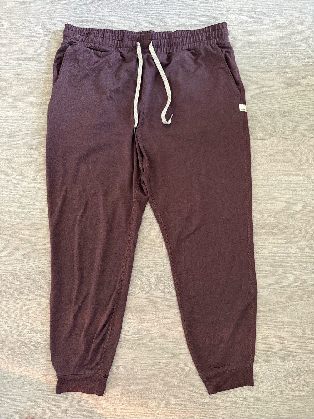 Vuori Women’s Maroon Drawstring Joggers